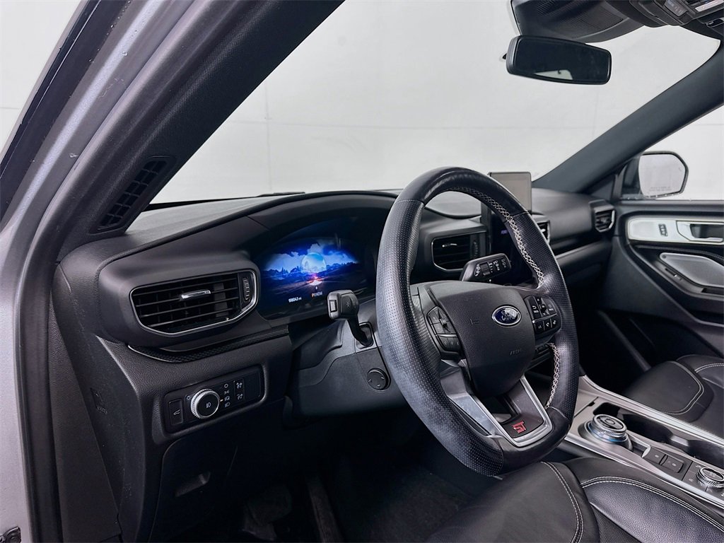 Used 2020 Ford Explorer ST w/ ST Street Pack image 9