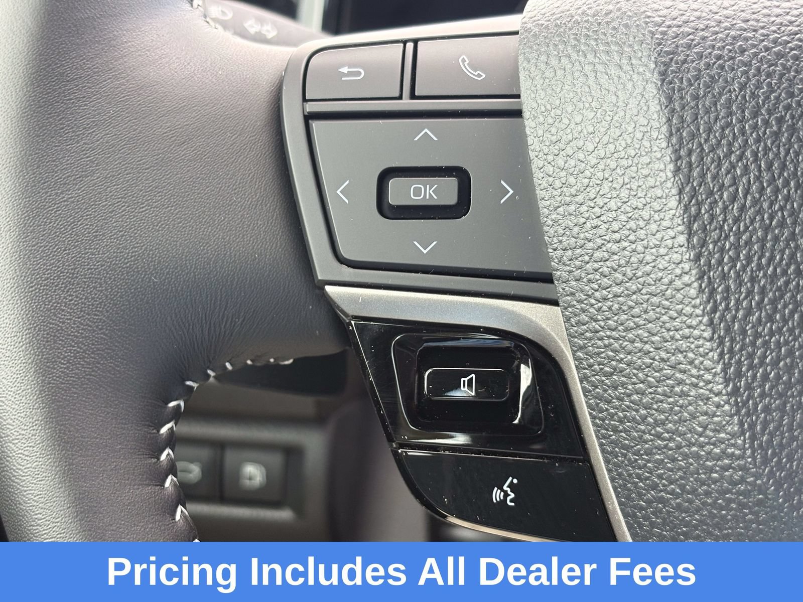 Used 2025 Toyota Camry SE FWD image 17