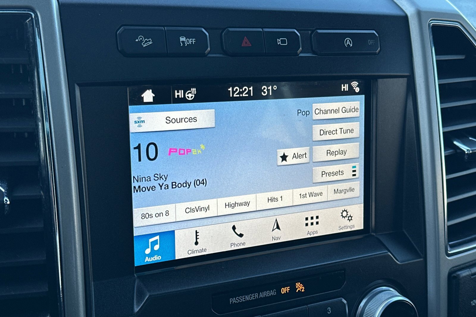 Used 2018 Ford F150 Lariat w/ Equipment Group 502A Luxury image 17