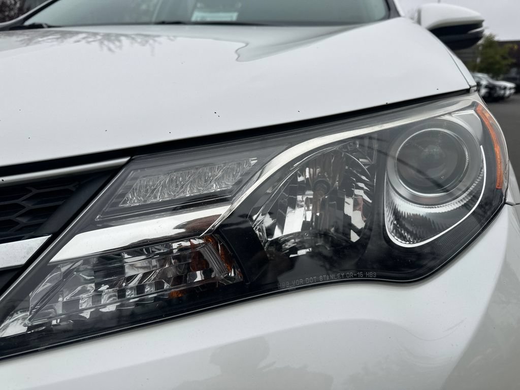 Used 2015 Toyota RAV4 Limited w/ Technology Package AWD/4WD image 9