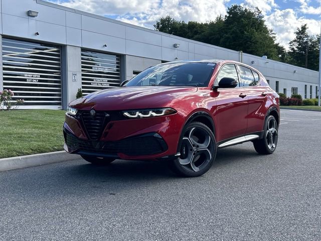 New 2026 Alfa Romeo Tonale w/ Active Assist Package AWD/4WD image 1