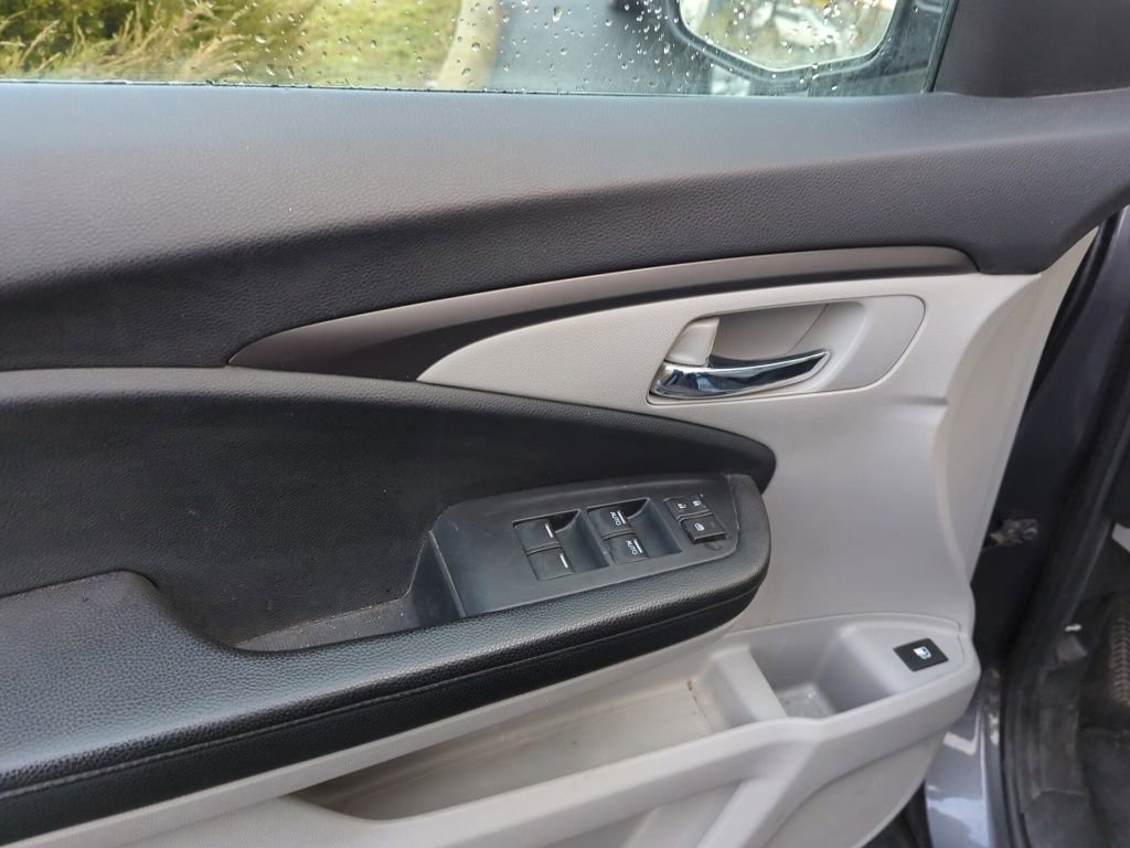 Used 2020 Honda Pilot LX image 8