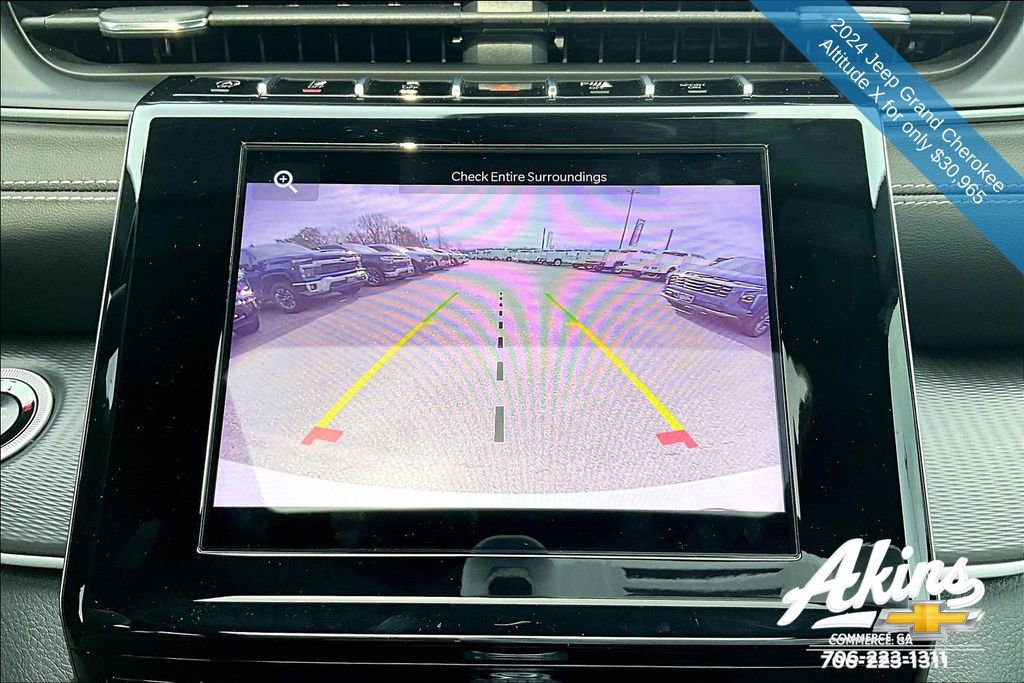 Used 2024 Jeep Grand Cherokee Altitude image 12
