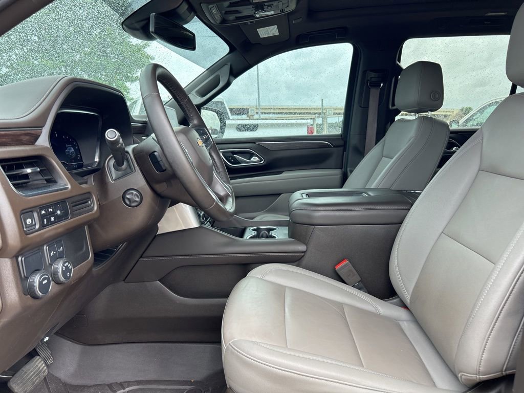 Used 2024 Chevrolet Tahoe LT w/ Luxury Package RWD image 15