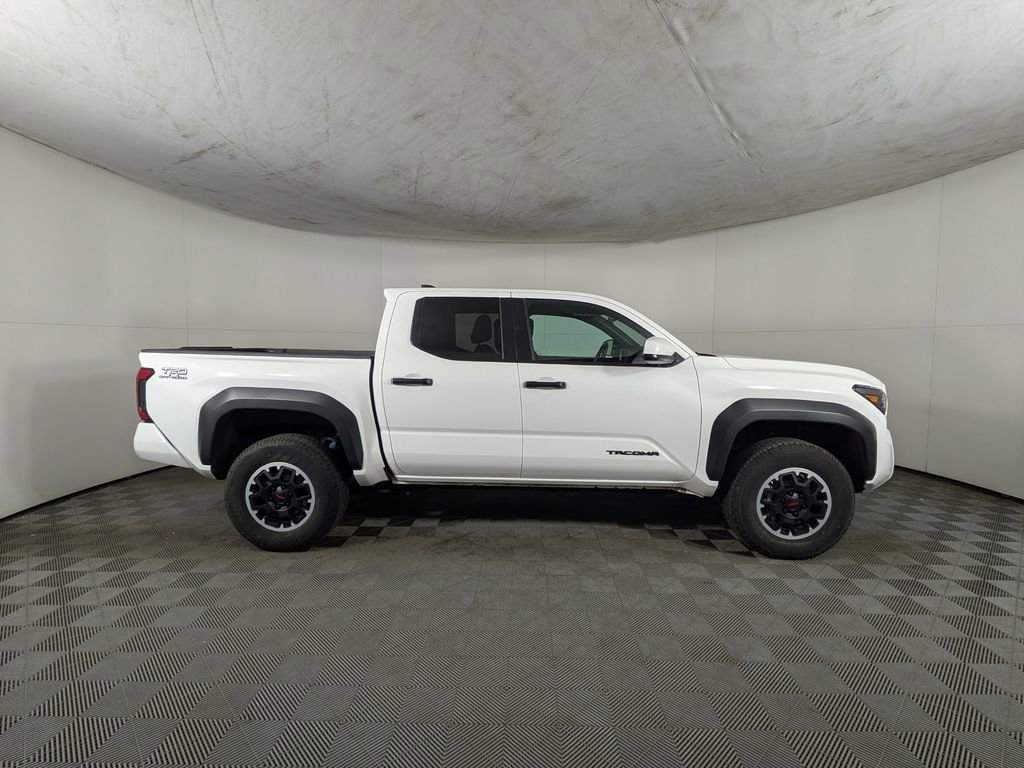 Used 2024 Toyota Tacoma TRD Off-Road image 6