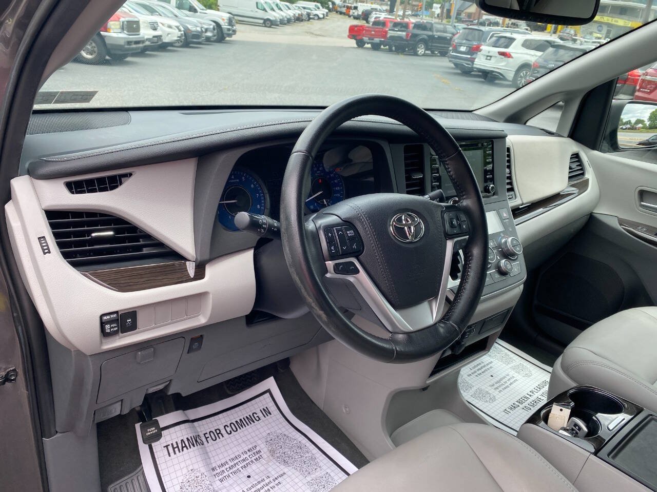Used 2020 Toyota Sienna XLE FWD image 10
