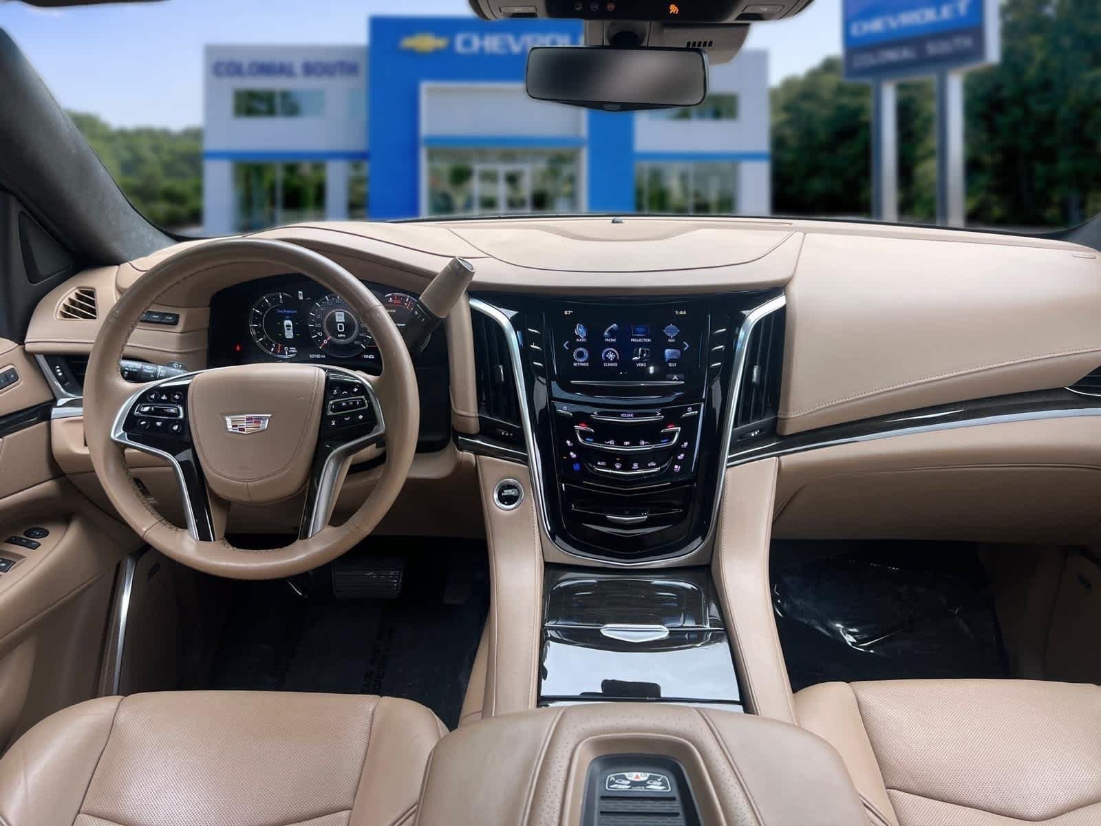 Used 2019 Cadillac Escalade Platinum AWD/4WD image 34