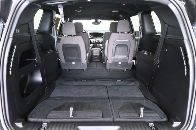 Used 2024 Chrysler Pacifica Touring FWD image 27