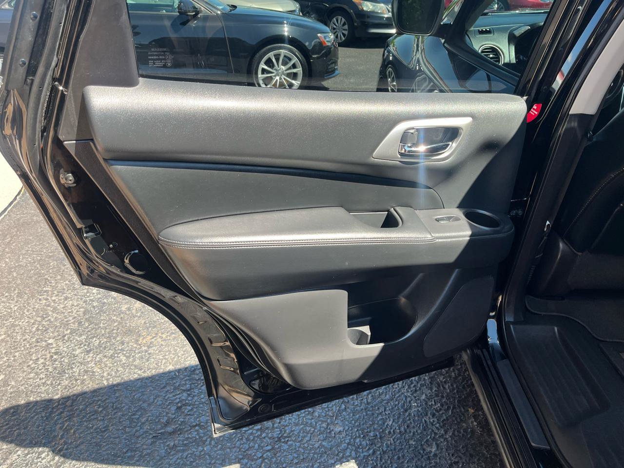 Used 2019 Nissan Pathfinder SL AWD/4WD image 30