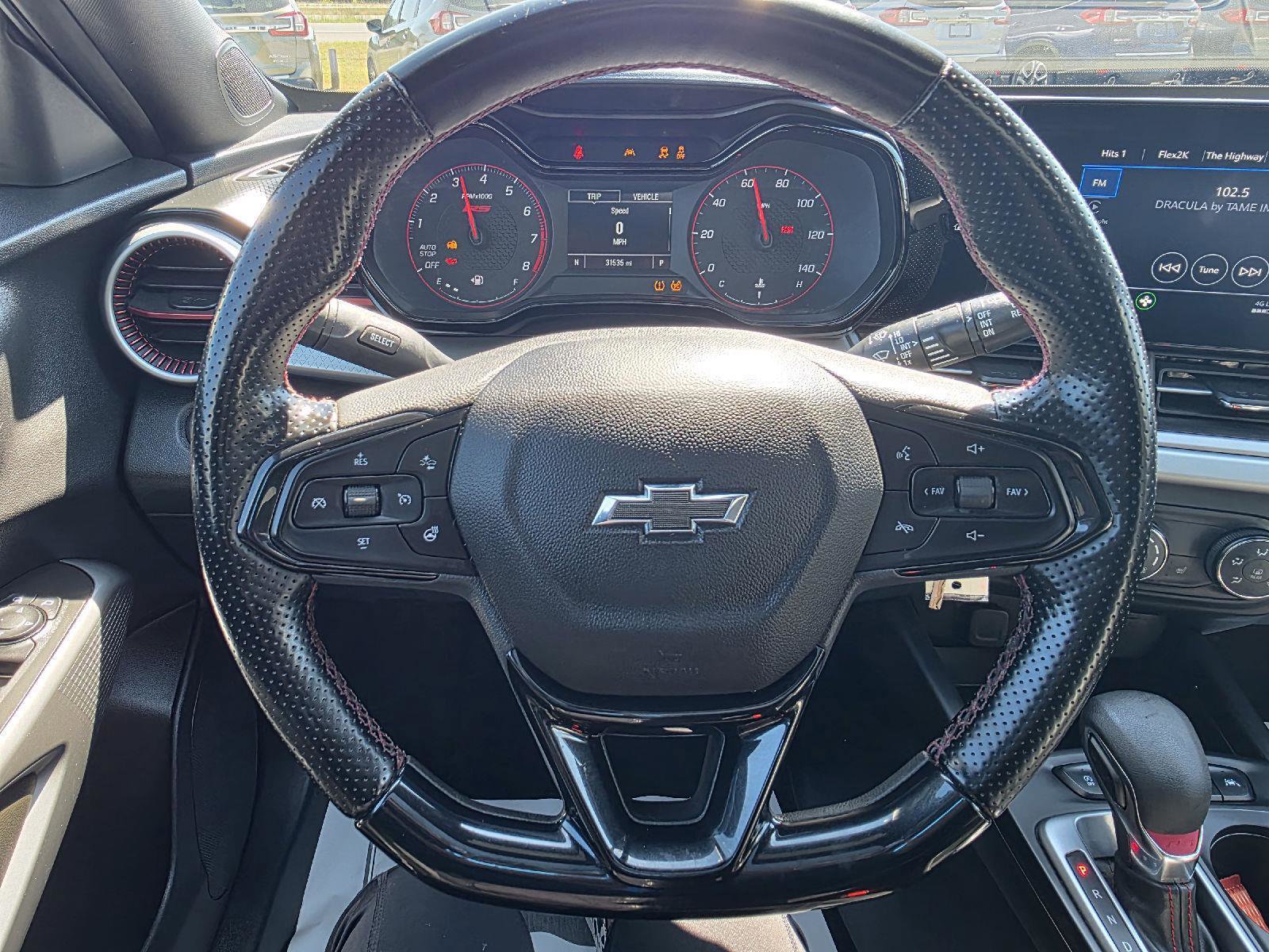 Used 2025 Chevrolet Trax RS w/ Sunroof Package FWD image 16