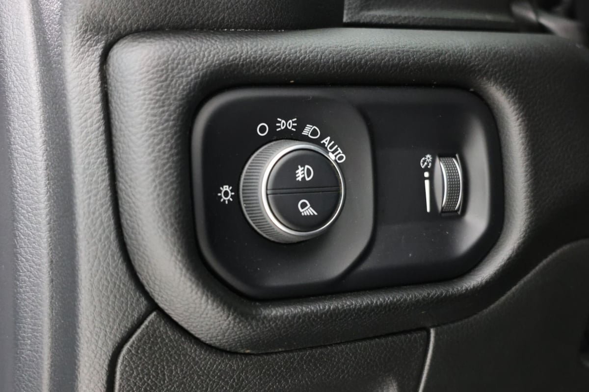 Used 2025 RAM 1500 Big Horn AWD/4WD image 23