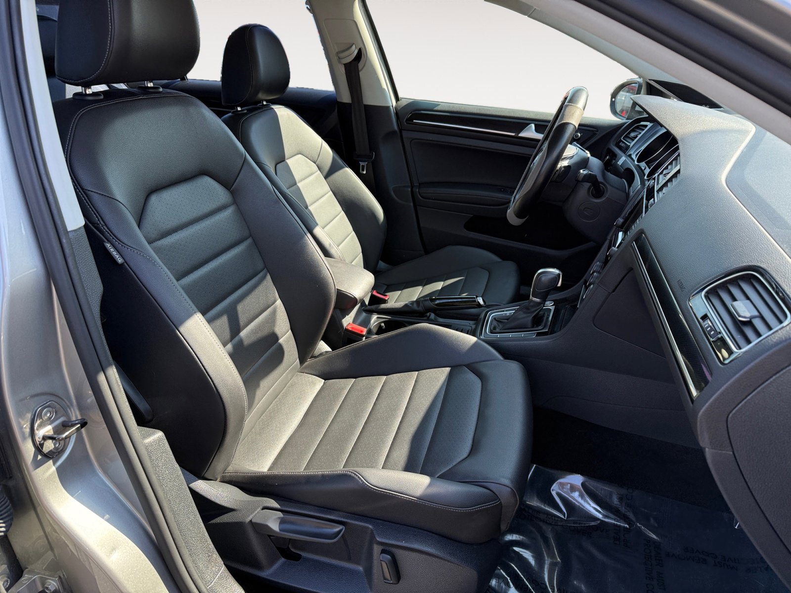 Used 2015 Volkswagen Golf TDI SEL w/ Lighting Package (SEL) image 19