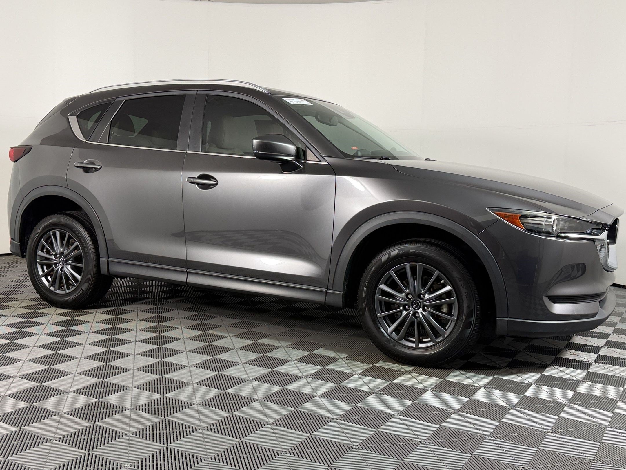 Used 2019 MAZDA CX-5 Touring FWD image 6