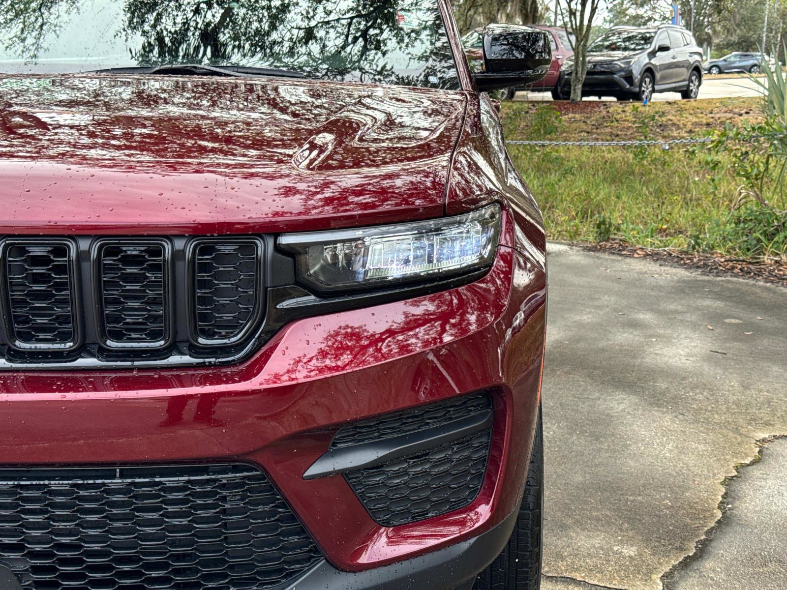 Certified 2025 Jeep Grand Cherokee Altitude image 9