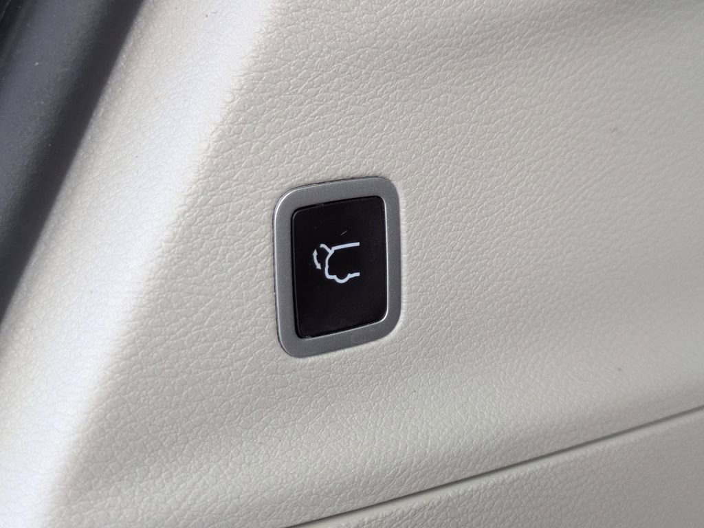 Used 2022 Chrysler Pacifica Limited image 13