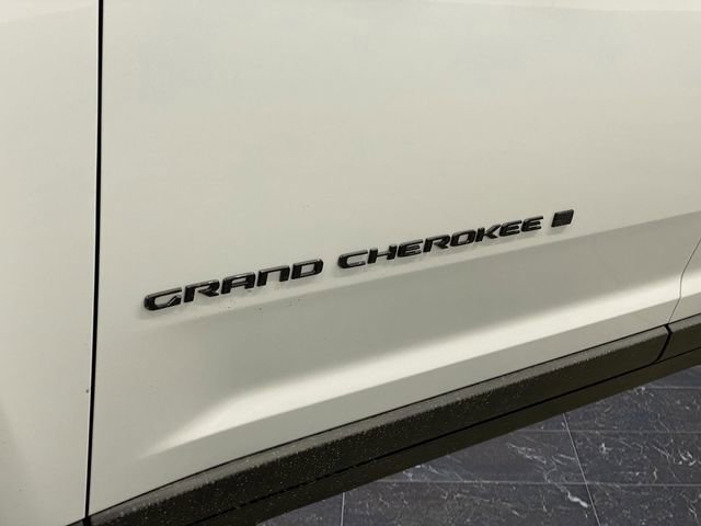New 2025 Jeep Grand Cherokee L Limited w/ Black Appearance Package image 40