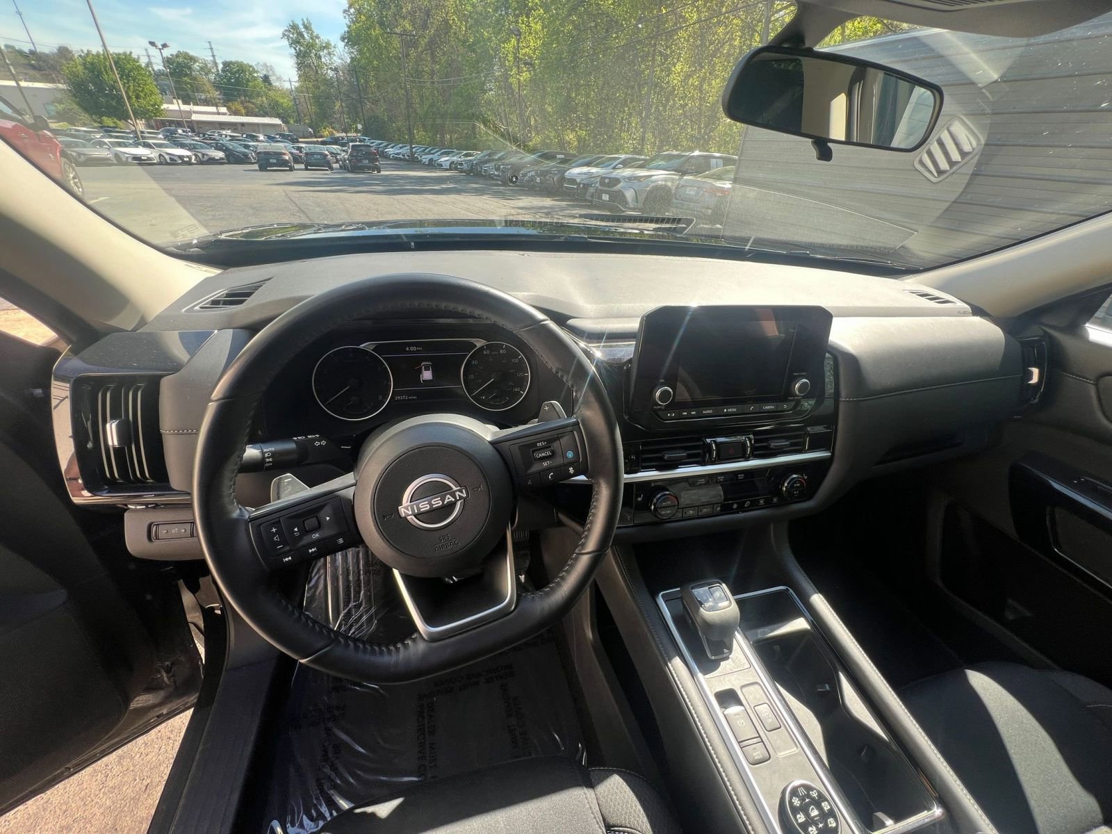 Used 2025 Nissan Pathfinder SV image 33