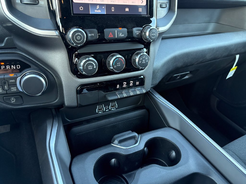 New 2026 RAM 1500 Express AWD/4WD image 16