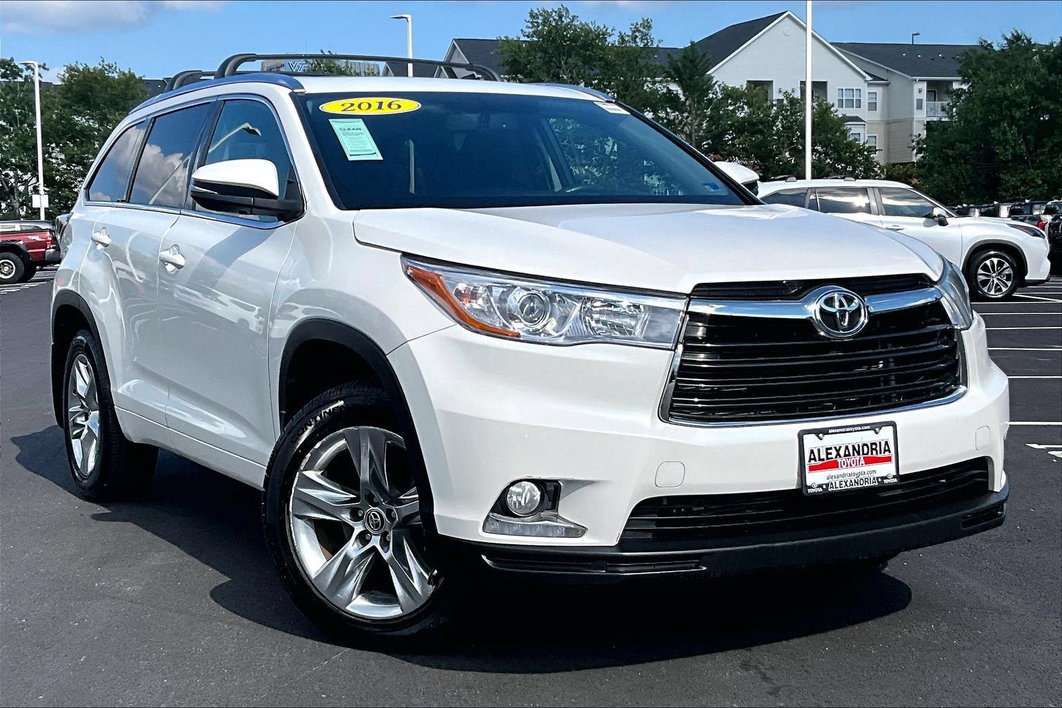 Used 2016 Toyota Highlander Limited AWD/4WD image 2