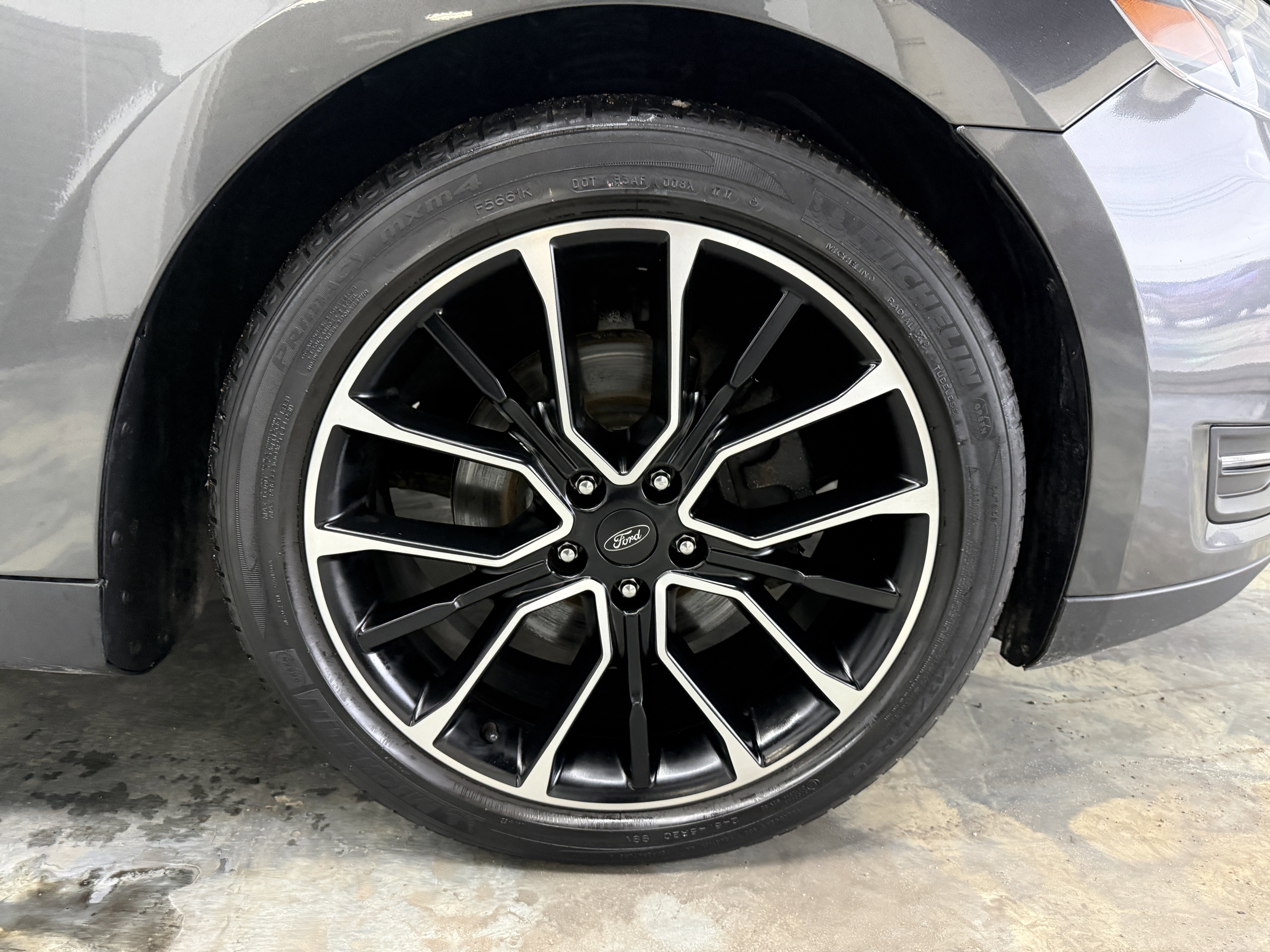 Used 2017 Ford Taurus Limited image 33