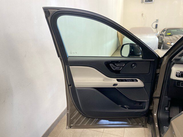 New 2026 Lincoln Aviator Reserve AWD/4WD image 16