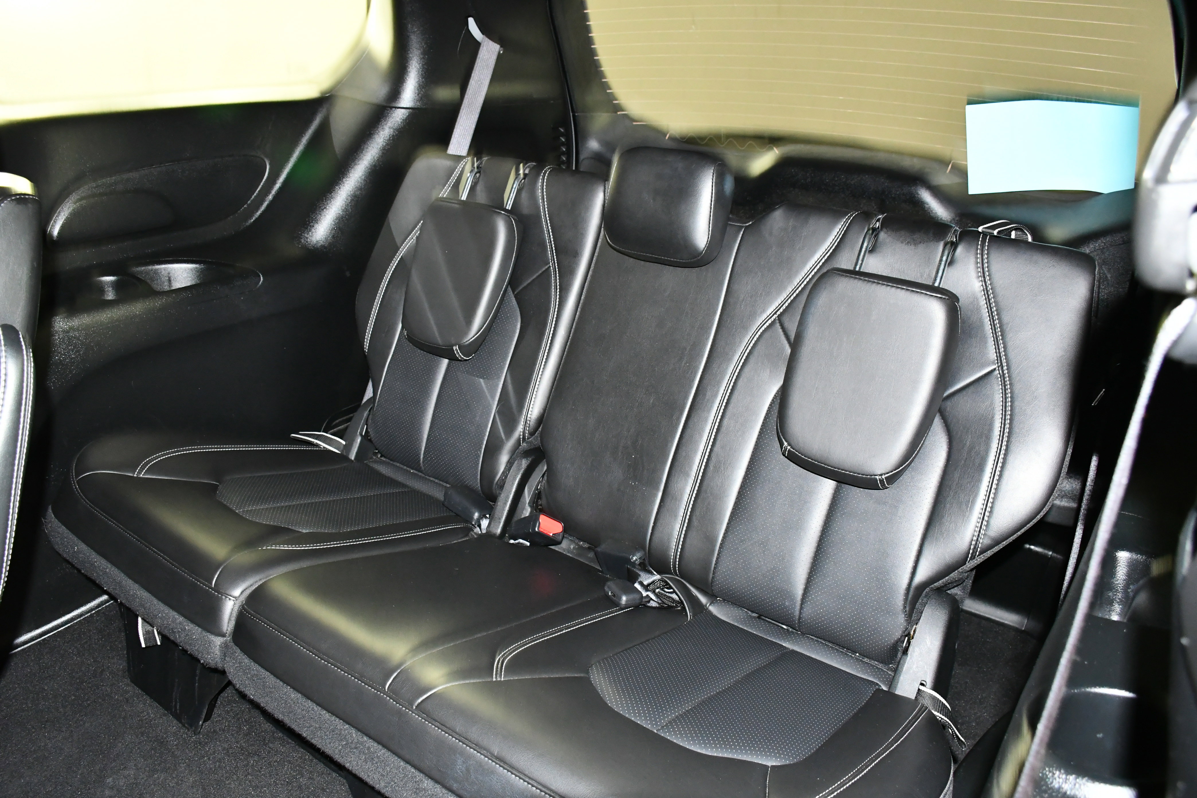 Used 2025 Chrysler Pacifica Select image 47