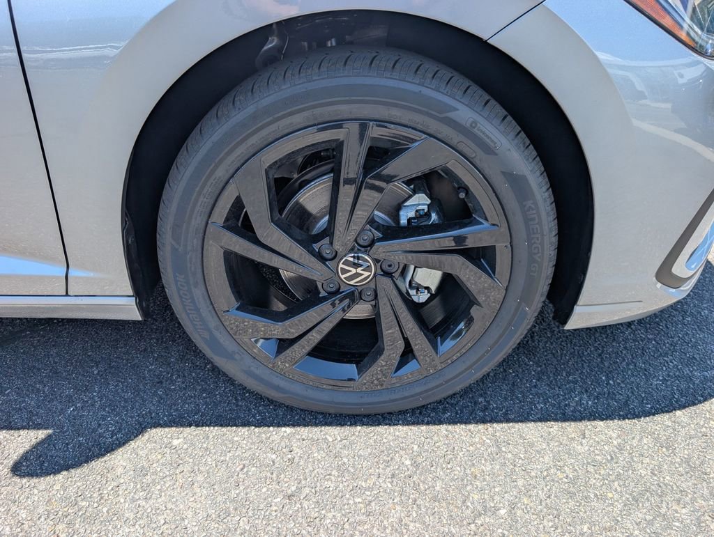 New 2025 Volkswagen Jetta SE image 24