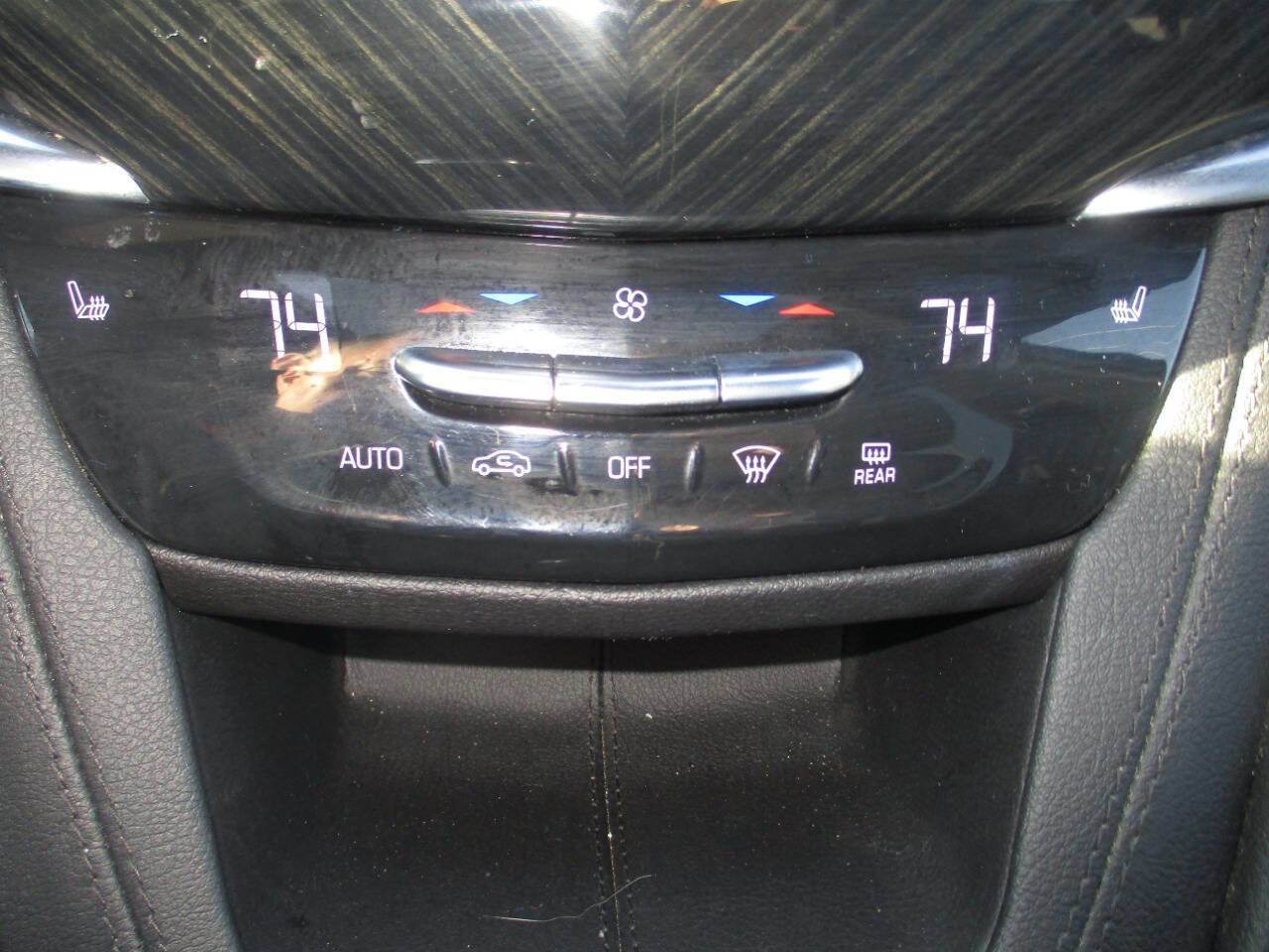 Used 2021 Cadillac XT6 Premium Luxury image 33