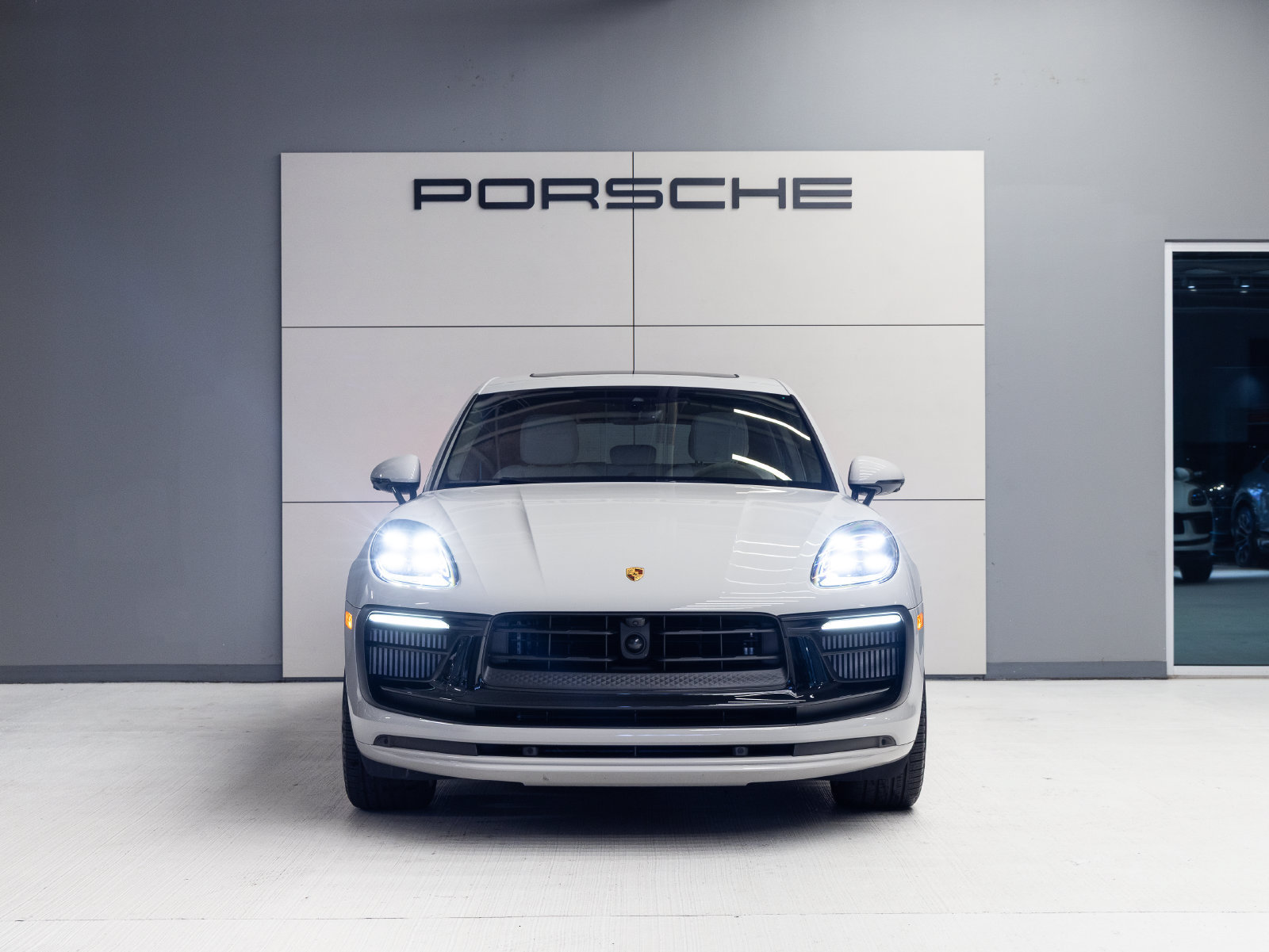 Used 2024 Porsche Macan GTS AWD/4WD image 10