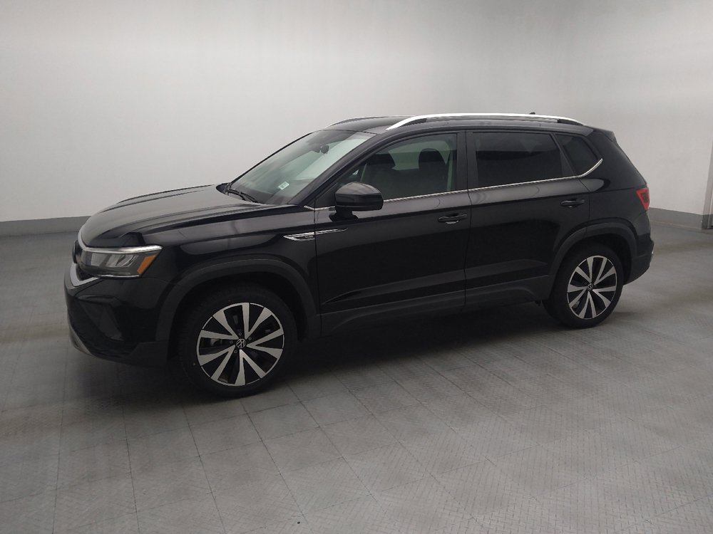 Used 2023 Volkswagen Taos SE FWD image 2