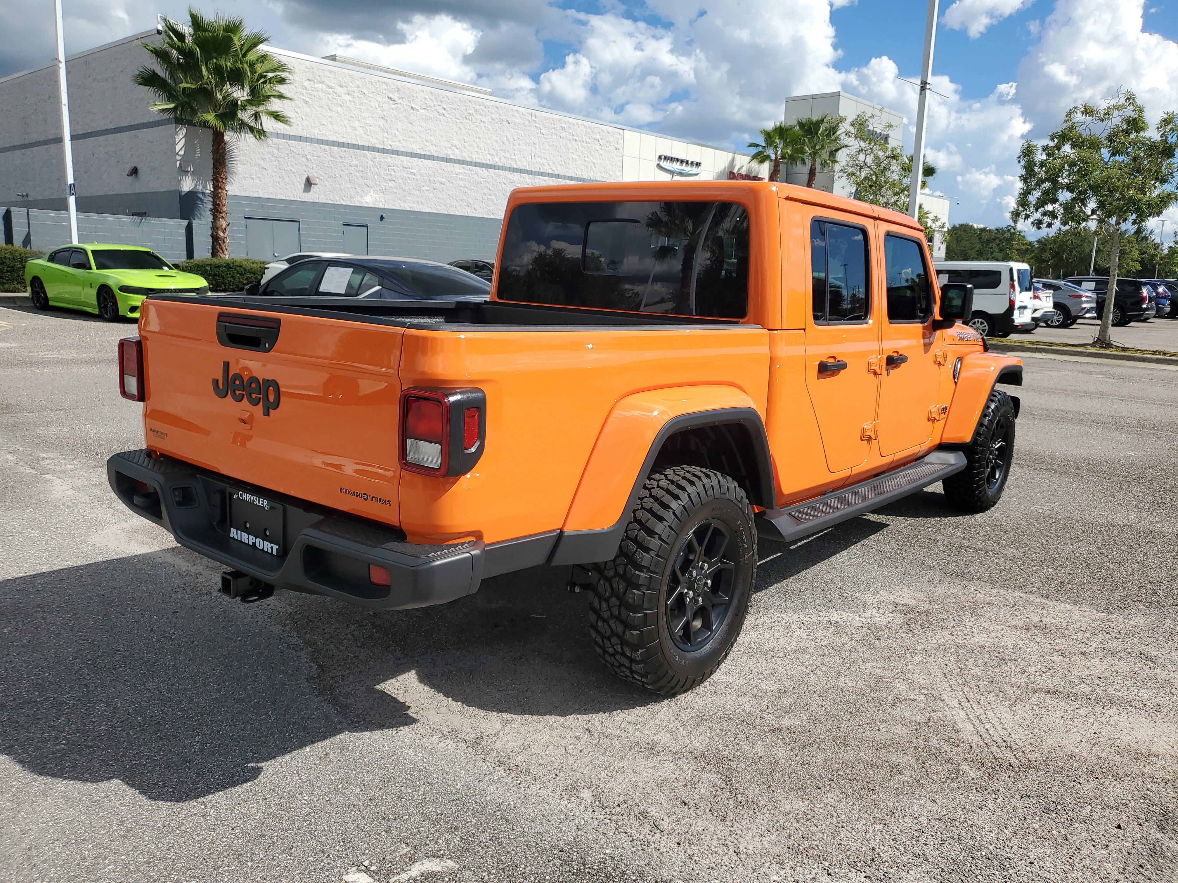 Used 2025 Jeep Gladiator Sport image 4