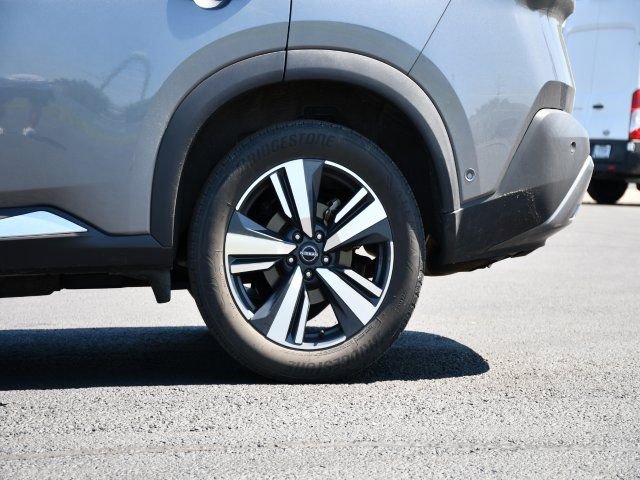 Used 2023 Nissan Rogue SL w/ SL Premium Package FWD image 11