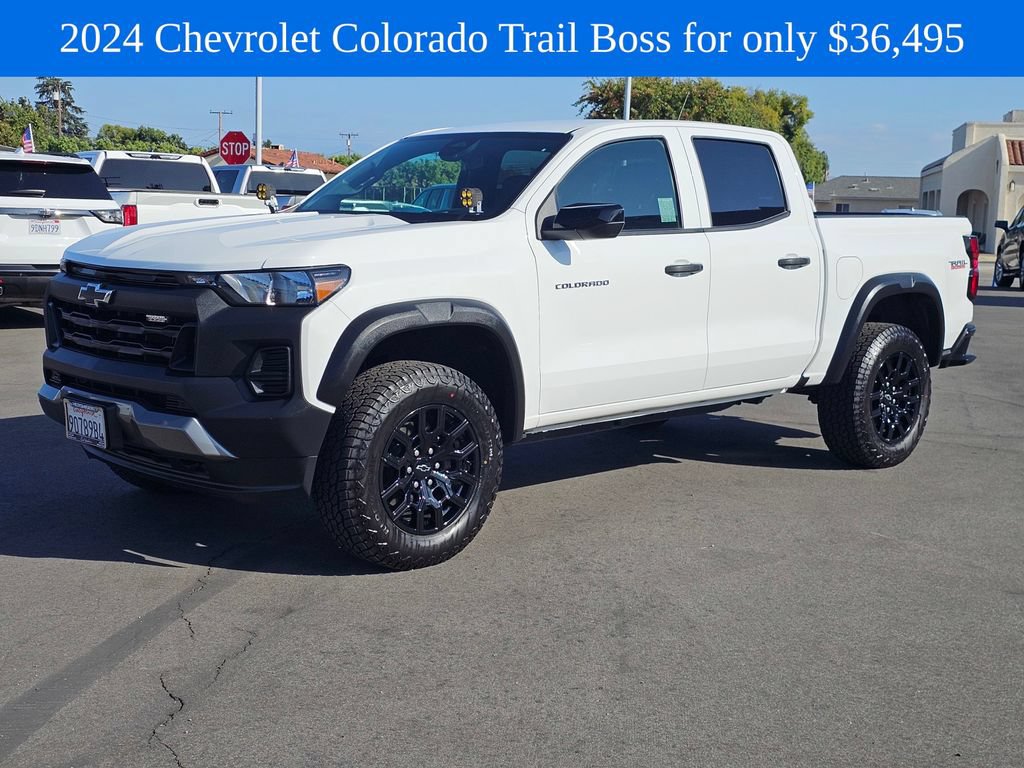 Used 2024 Chevrolet Colorado Trail Boss w/ Advanced Trailering Package AWD/4WD image 4