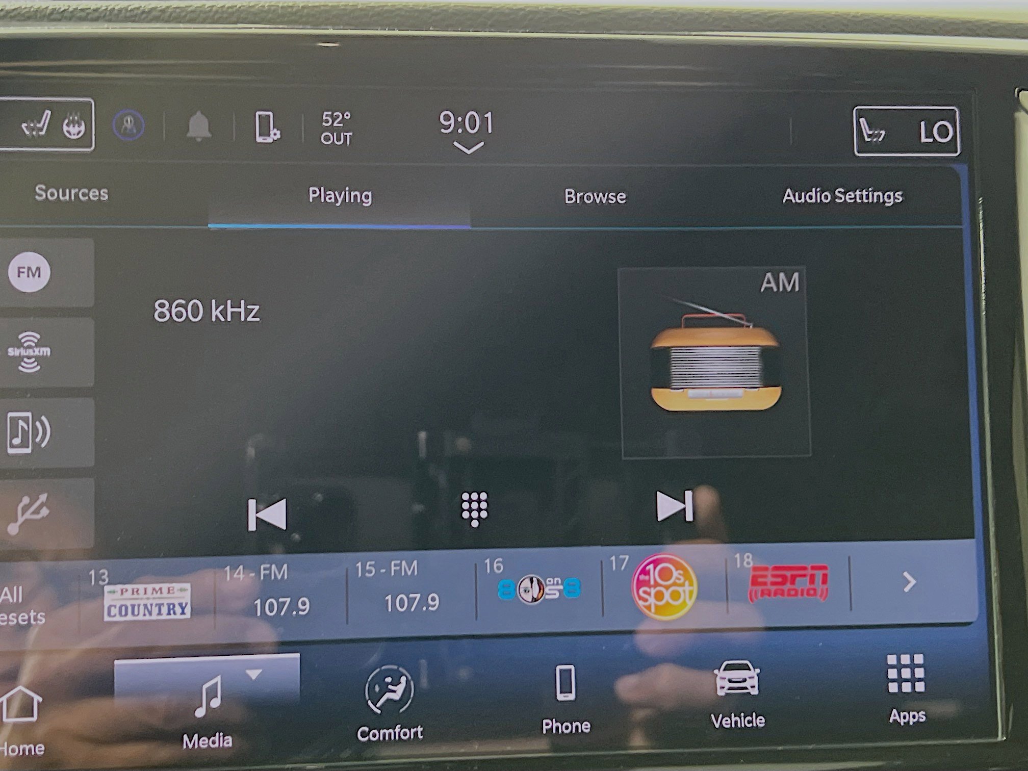 Used 2024 Chrysler Pacifica Touring-L image 27