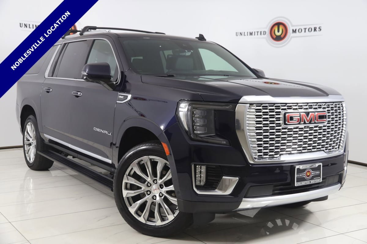 Used 2023 GMC Yukon XL Denali w/ Advanced Technology Package AWD/4WD image 1