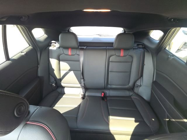 New 2026 Chevrolet Trax RS w/ Sunroof Package image 31