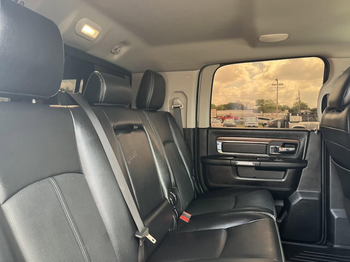 Used 2018 RAM 2500 Laramie w/ Sport Appearance Group AWD/4WD image 37