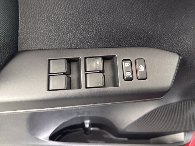 Used 2018 Toyota RAV4 LE w/ All Weather Liner Package AWD/4WD image 25