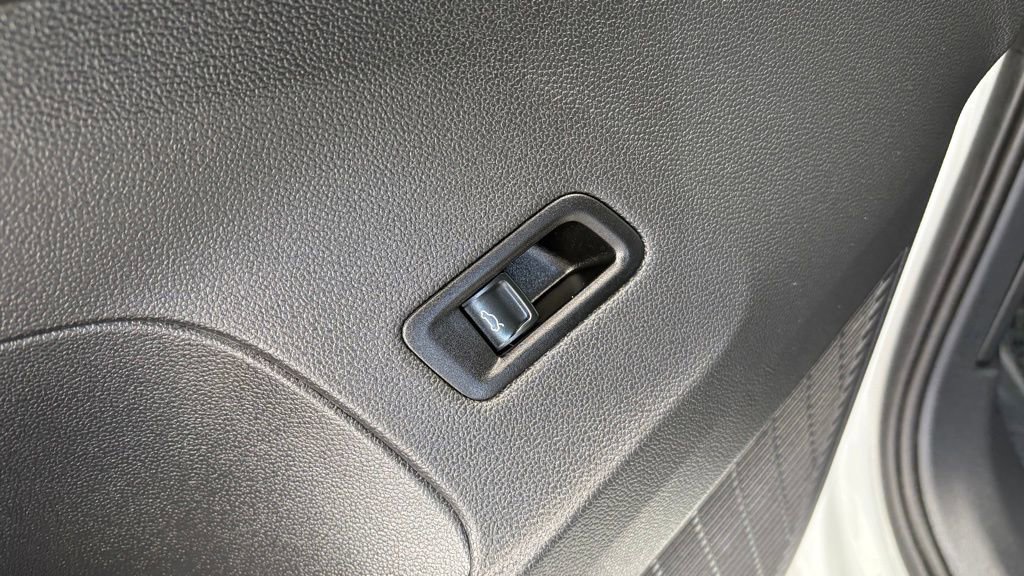 Used 2024 Volkswagen Atlas SE w/ Black Wheel Package image 18