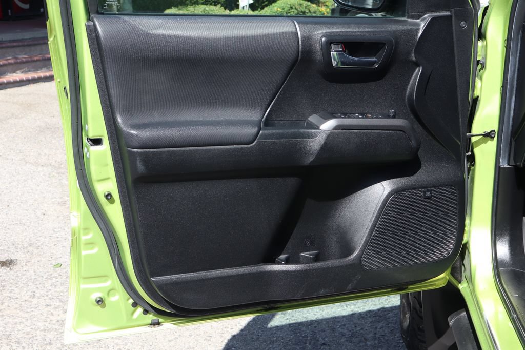 Used 2022 Toyota Tacoma TRD Pro AWD/4WD image 17