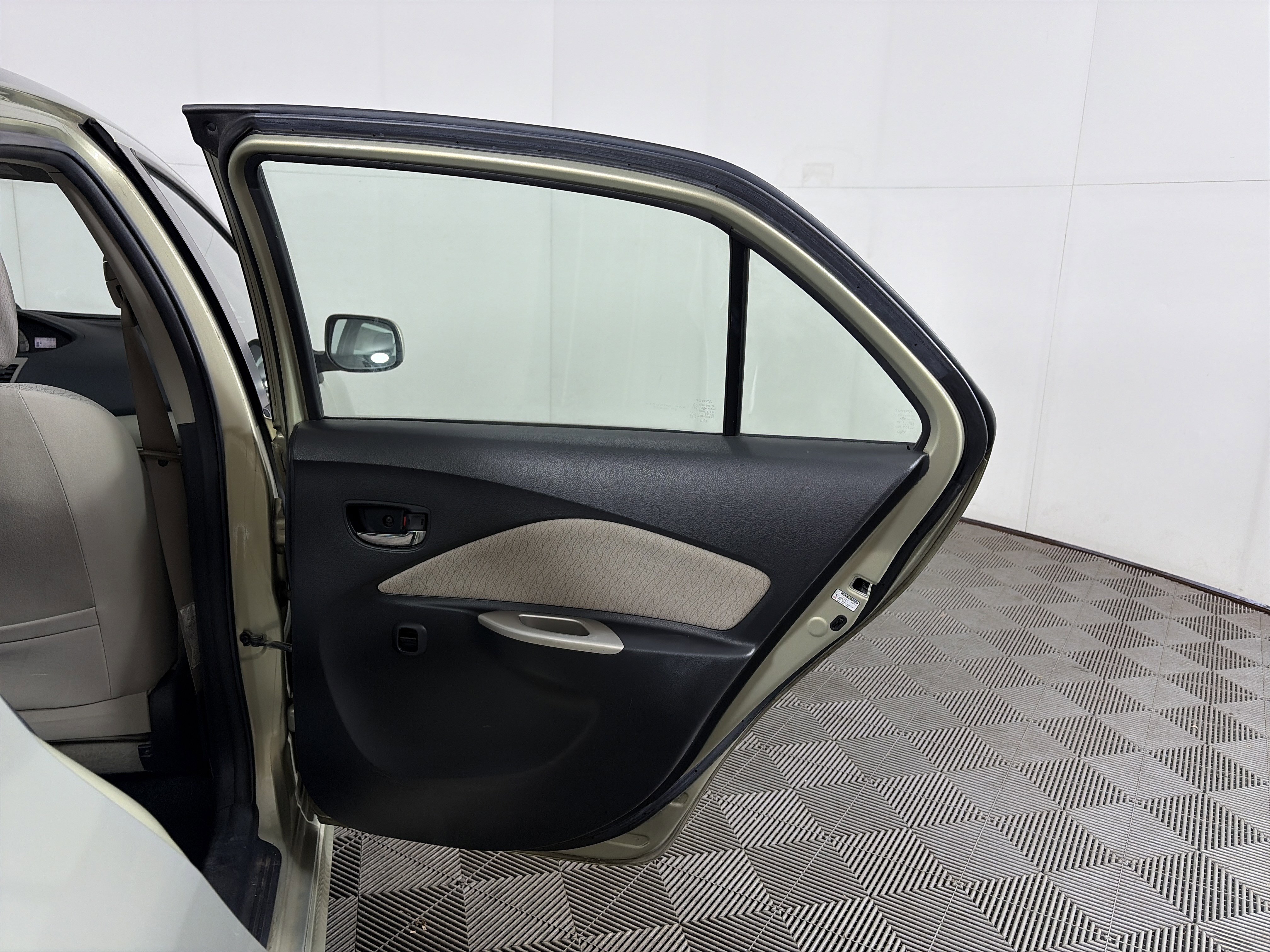 Used 2007 Toyota Yaris Sedan image 35