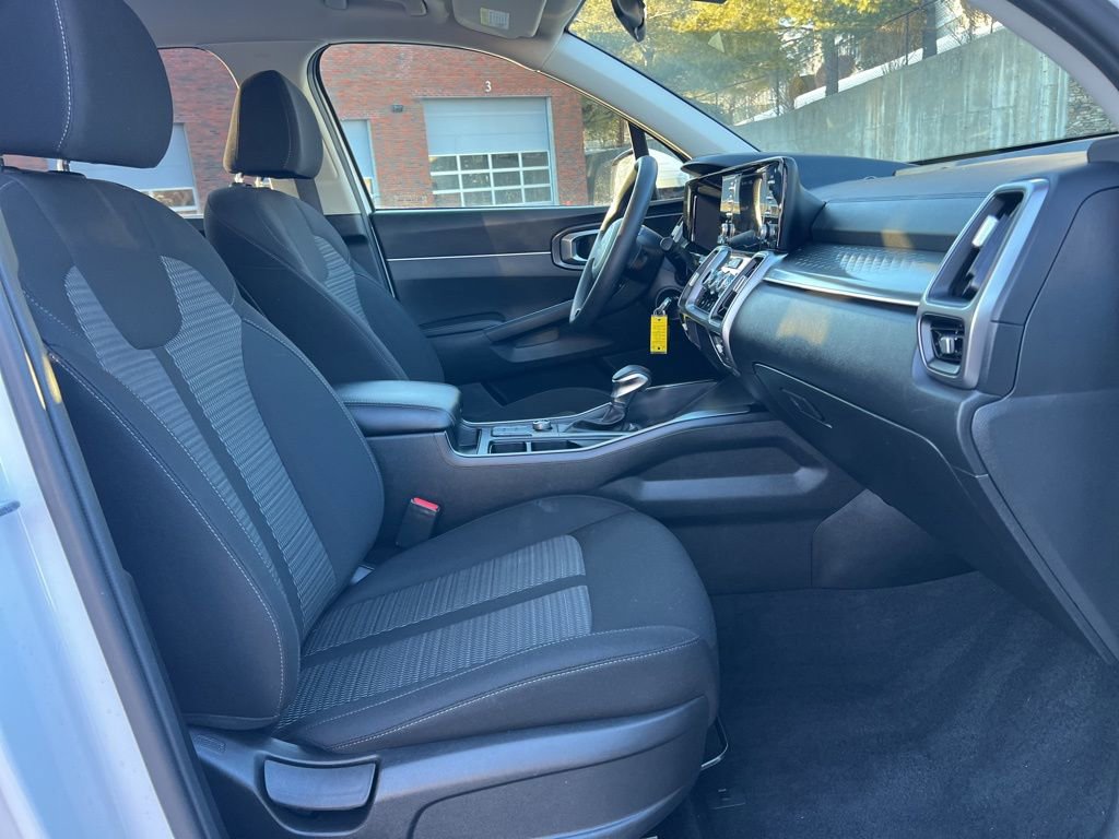 Used 2023 Kia Sorento LX image 24