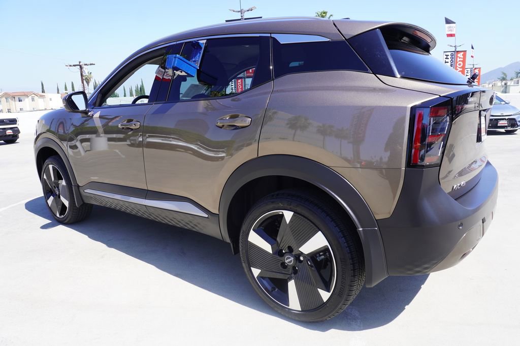 Used 2025 Nissan Kicks SR image 5