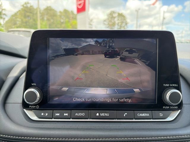 Used 2025 Nissan Rogue SV w/ SV Premium Package image 26