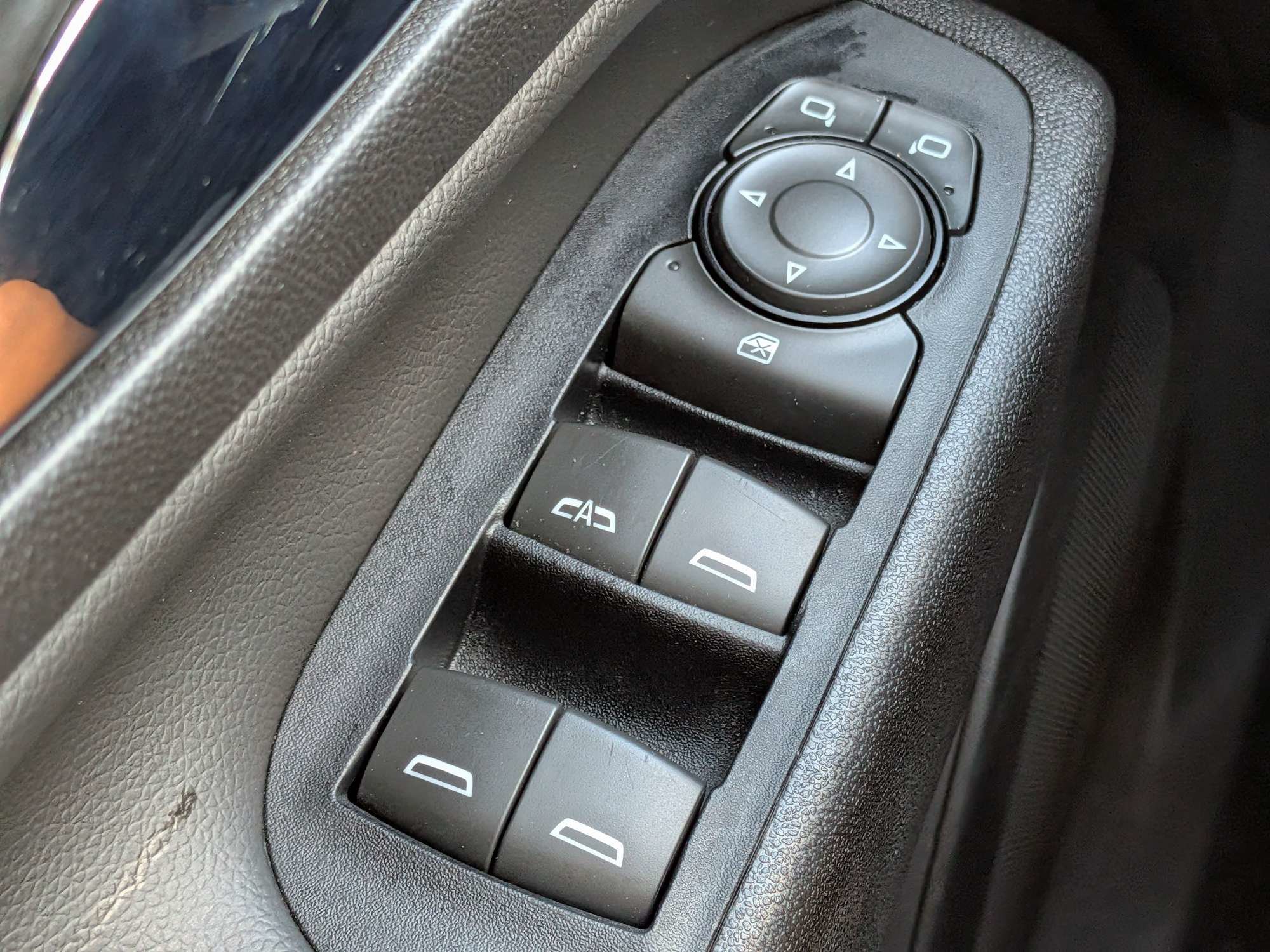 Used 2019 Chevrolet Equinox LT FWD image 29