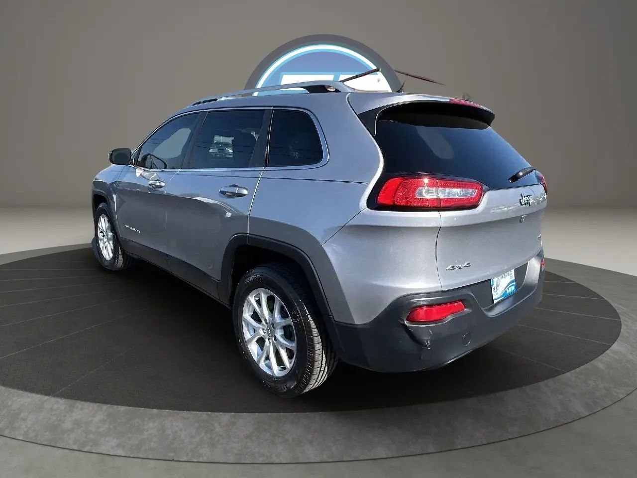 Used 2015 Jeep Cherokee Latitude w/ Cold Weather Group AWD/4WD image 5