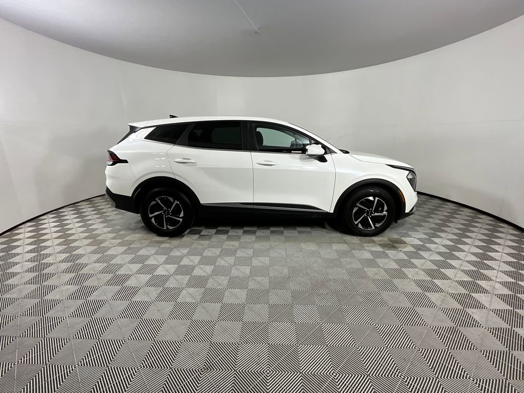Used 2023 Kia Sportage LX FWD image 5