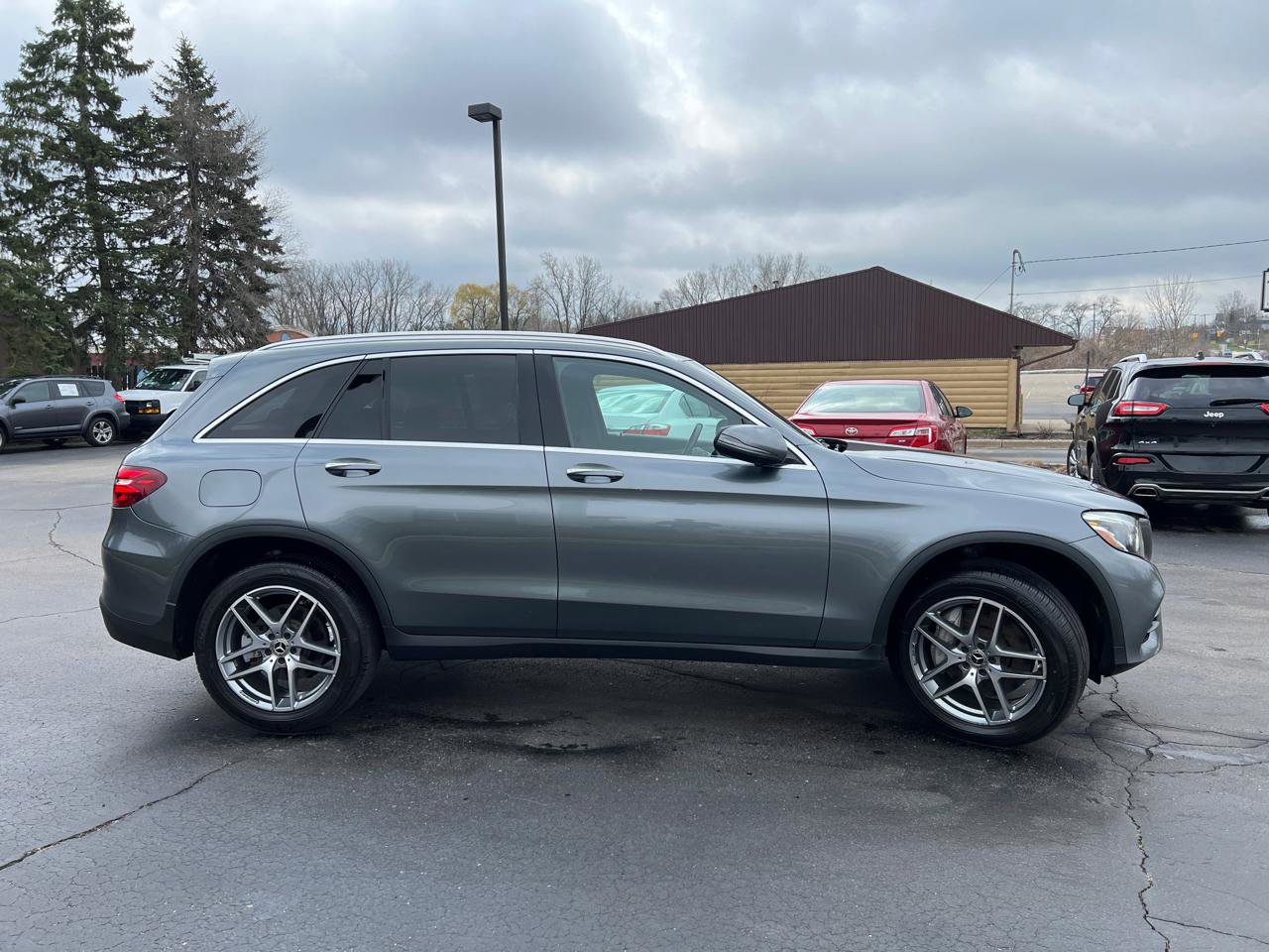 Used 2019 Mercedes-Benz GLC 300 4MATIC image 9