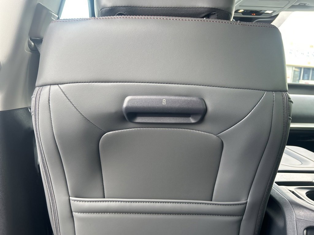 New 2025 Ford Expedition Active image 15