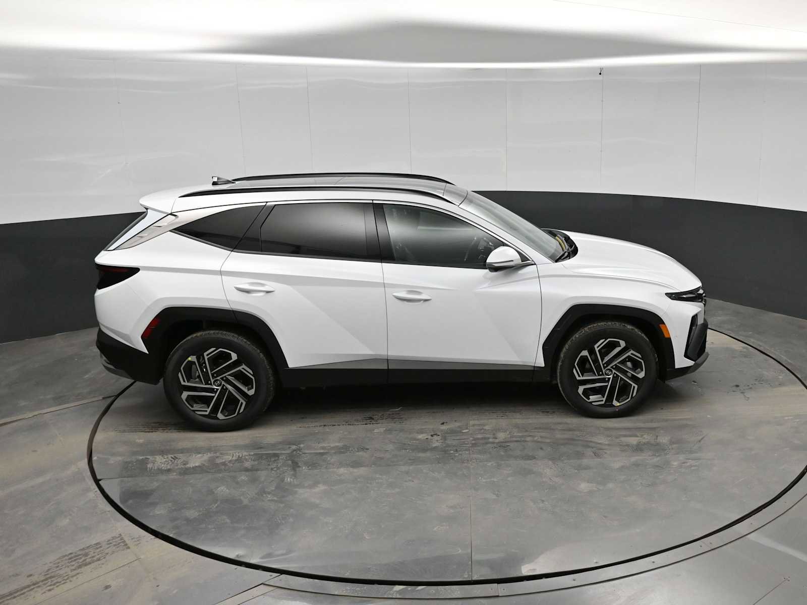 New 2026 Hyundai Tucson Limited AWD/4WD image 32